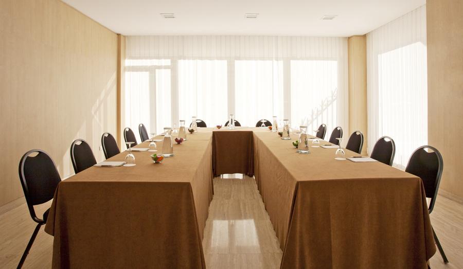 Hotel Nh Prisma 4*